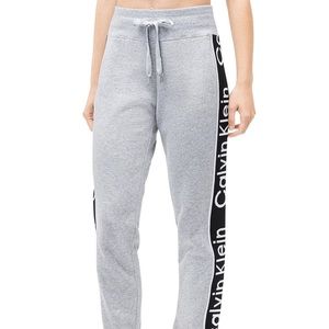 <<SOLD>> calvin klein logo tape sweatpants